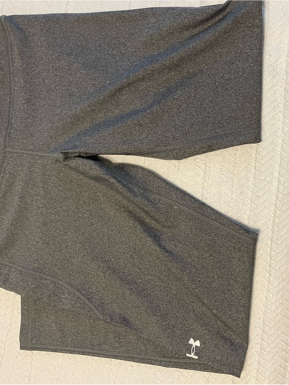 Under Armour Women's Charcoal Gray Athletic cropped Leggings